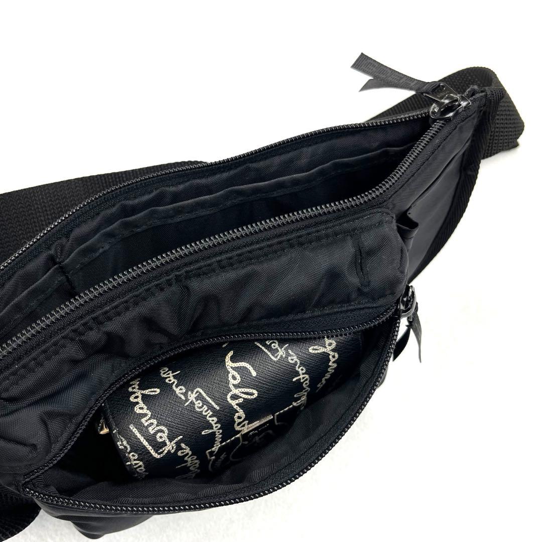 お値下げ中✨【GOODENOUGH】グッドイナフ 00s ヒップ ボディ バッグ