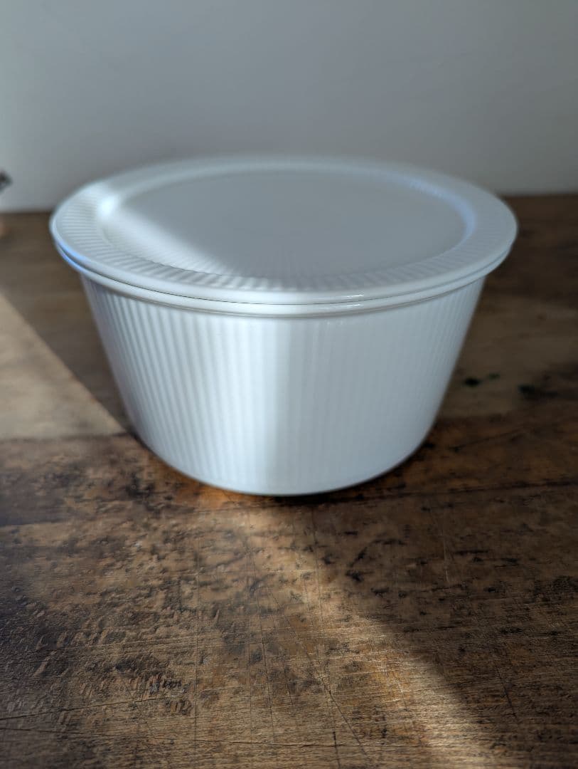 ロイヤルコペンハーゲン ホワイトフルーテッド　 廃盤 オーブン 蓋付き