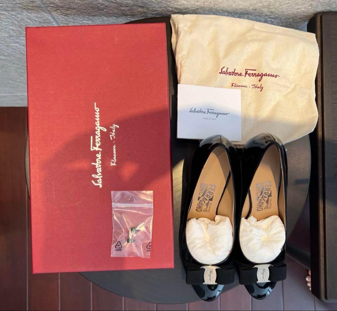 【新品】Salvatore Ferragamo フェラガモ　ヒール　カルラ