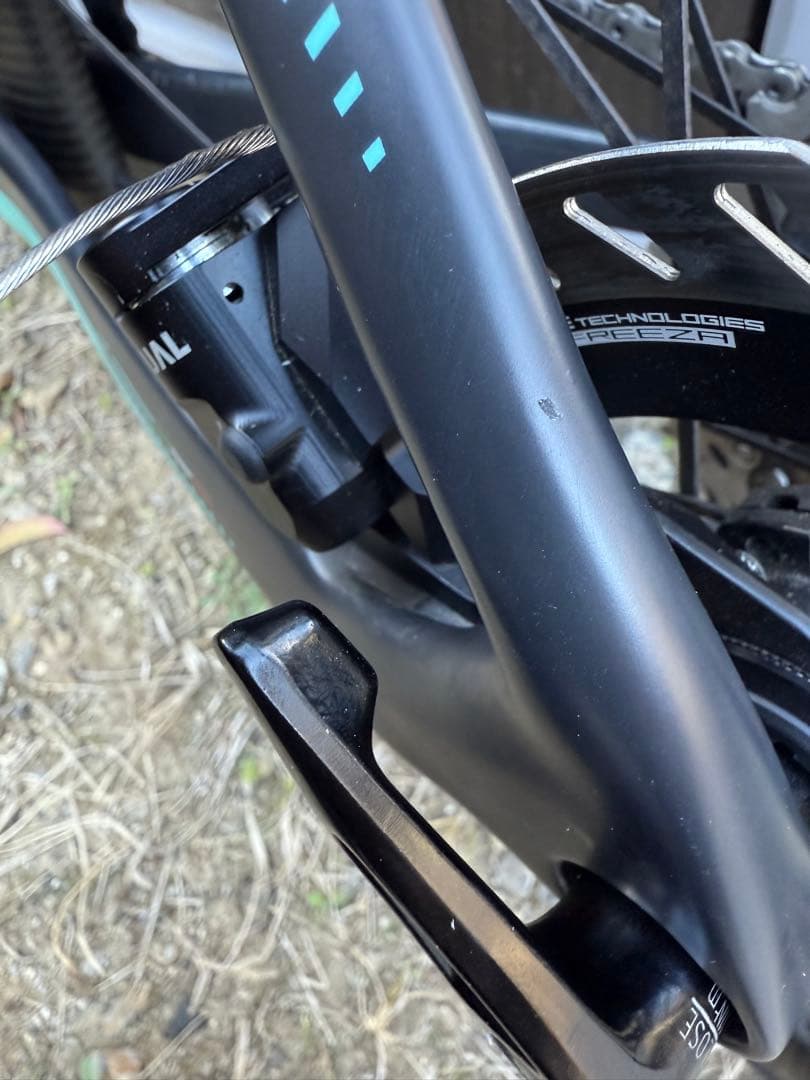Bianchi OLTRE XR3 Di2 11速　機械式ブレーキ