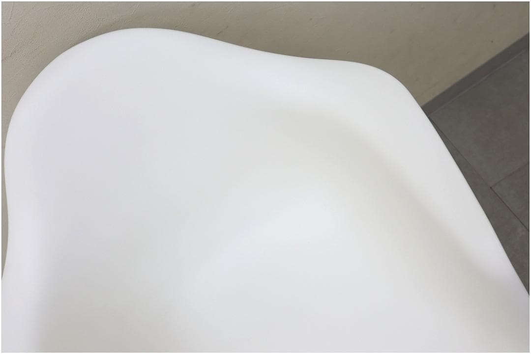 極美 ハーマンミラー イームズ プラスチック シェル アーム チェア DAW 白