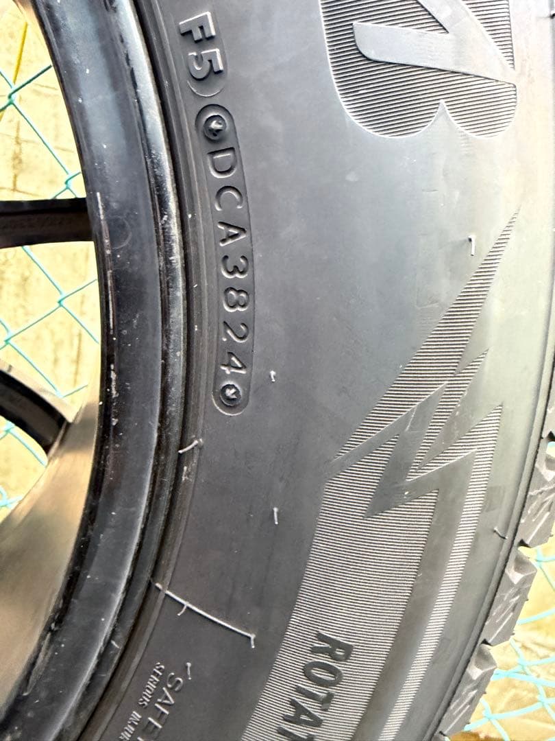 225/65R17 アルミセットDM-V3 PCD100 5穴　①