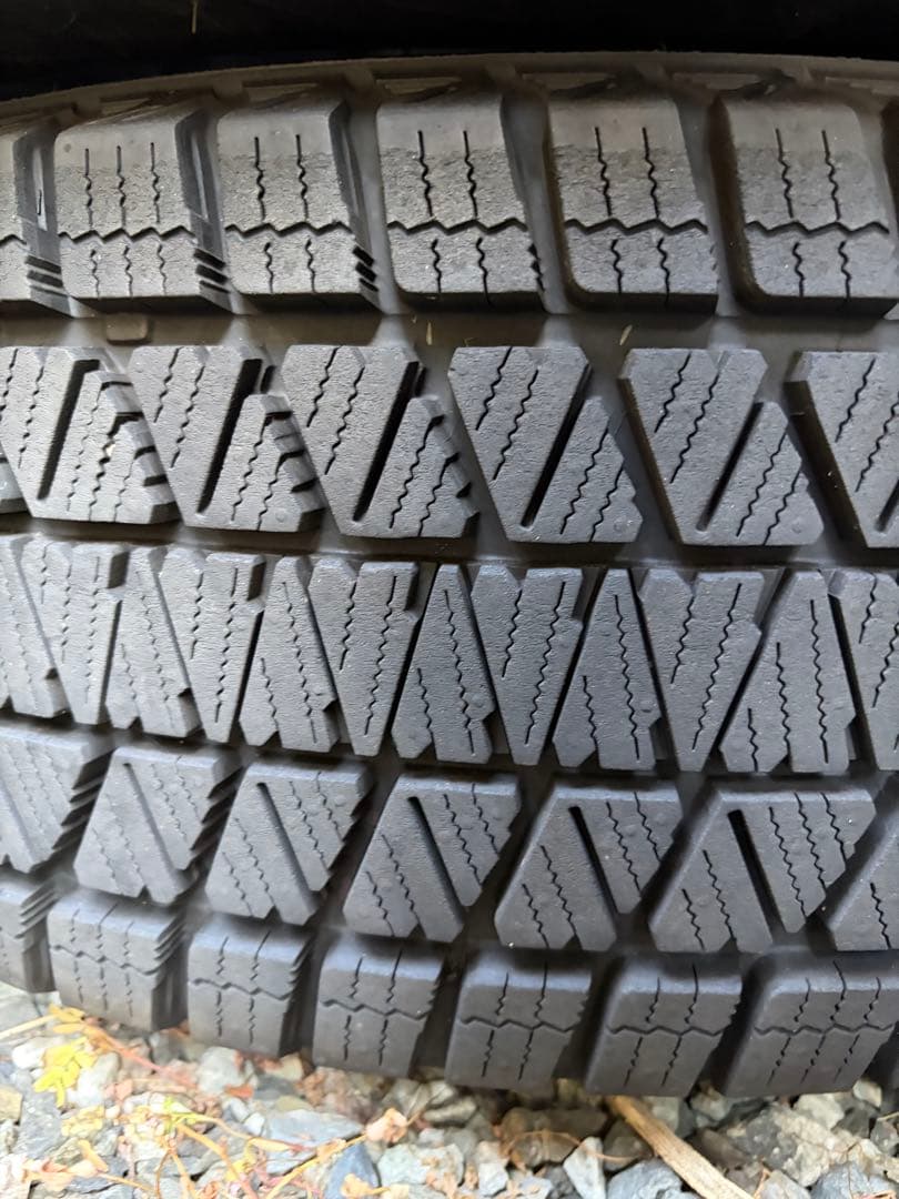 225/65R17 アルミセットDM-V3 PCD100 5穴　①