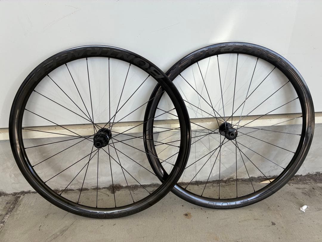 AEOLUS RSL37 ホイール　前後