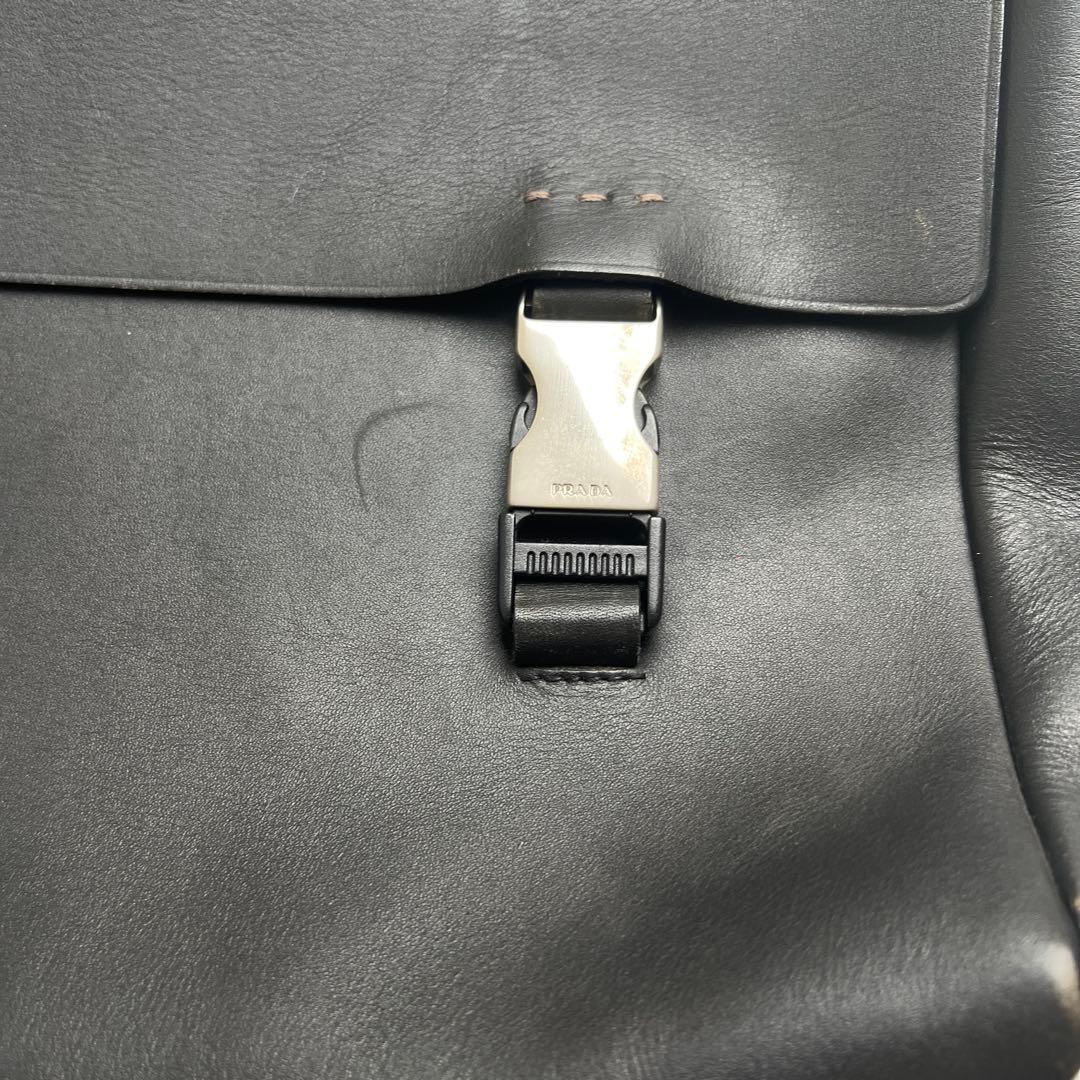 バッグ PRADA leather messenger bag black