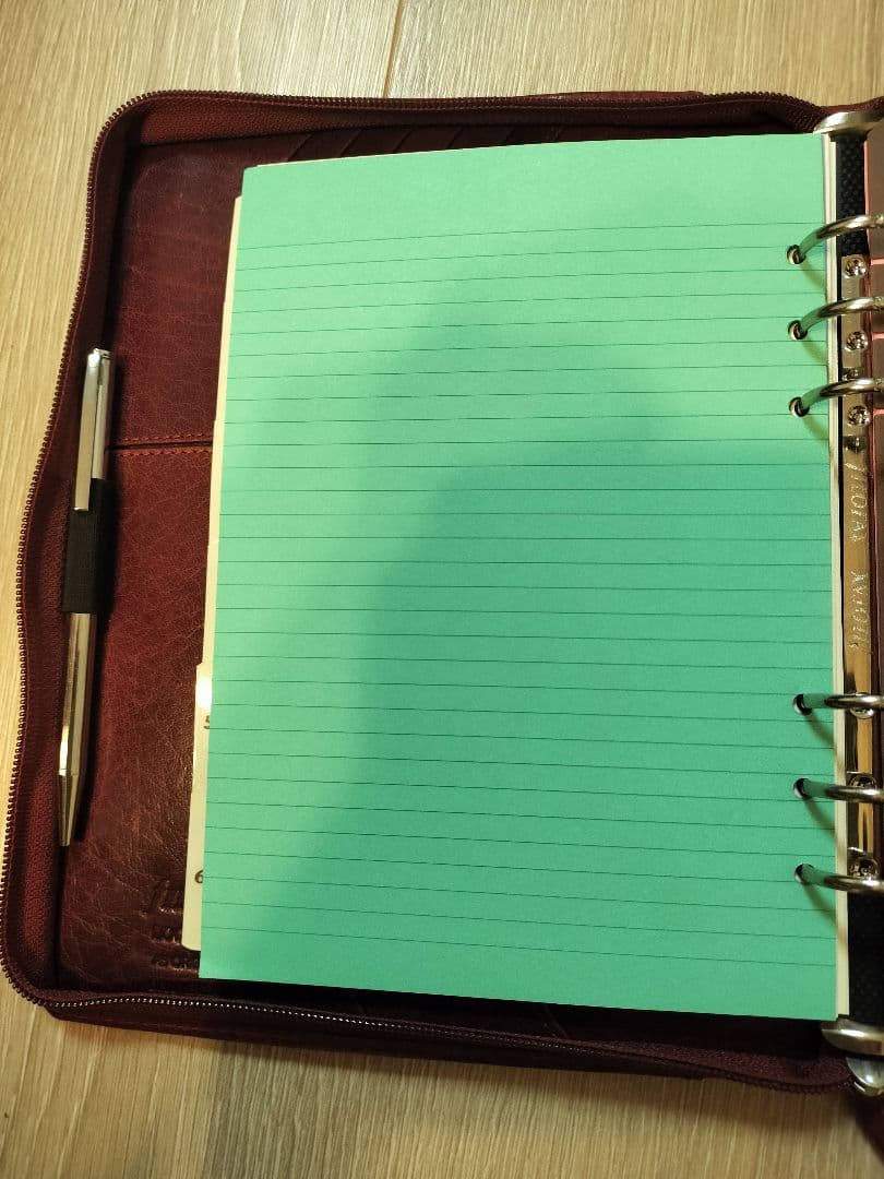 Filofax システム手帳　ロックウッド　バイブルジップ　希少カラー　ワイン