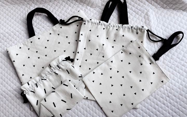 ●モノトーン　レッスンバック 上履き入れ ナップサック　コップ入れ 4点セット