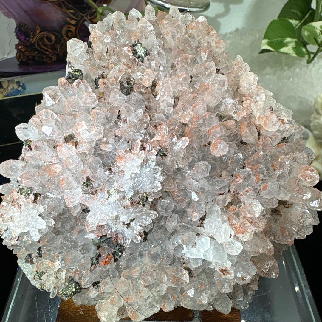 ピンク水晶パイライト共生クラスターNo.1400