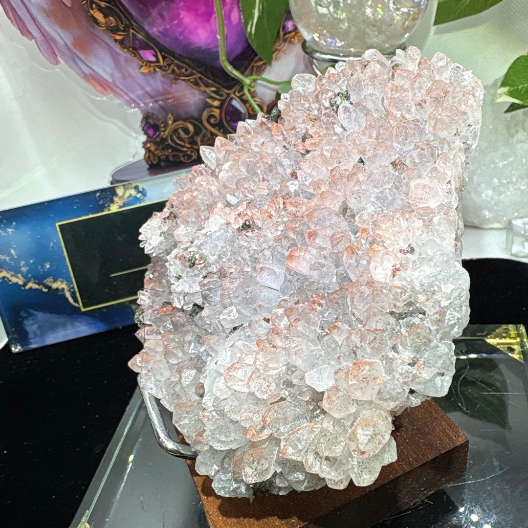 ピンク水晶パイライト共生クラスターNo.1400