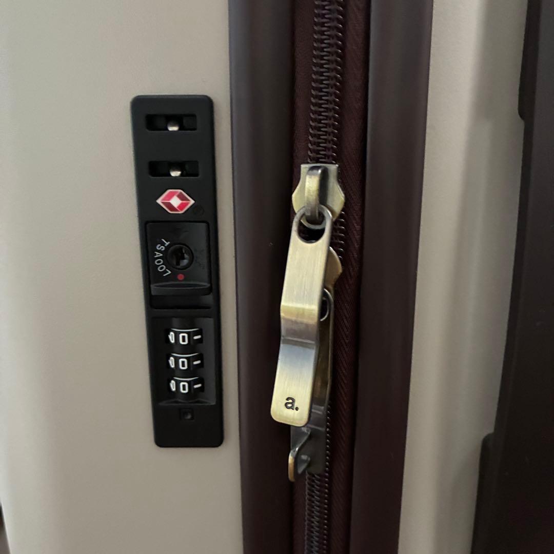 ace. サークルZ 58L キャリーケースTSAロック付き　エース