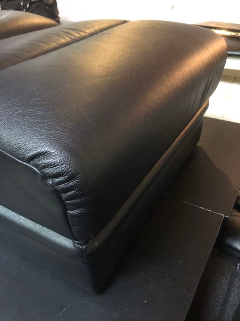 マルニ♦️ベルサイユシリーズ♦️高級オットマン1脚♦️マットブラック♦️補償付　送料込