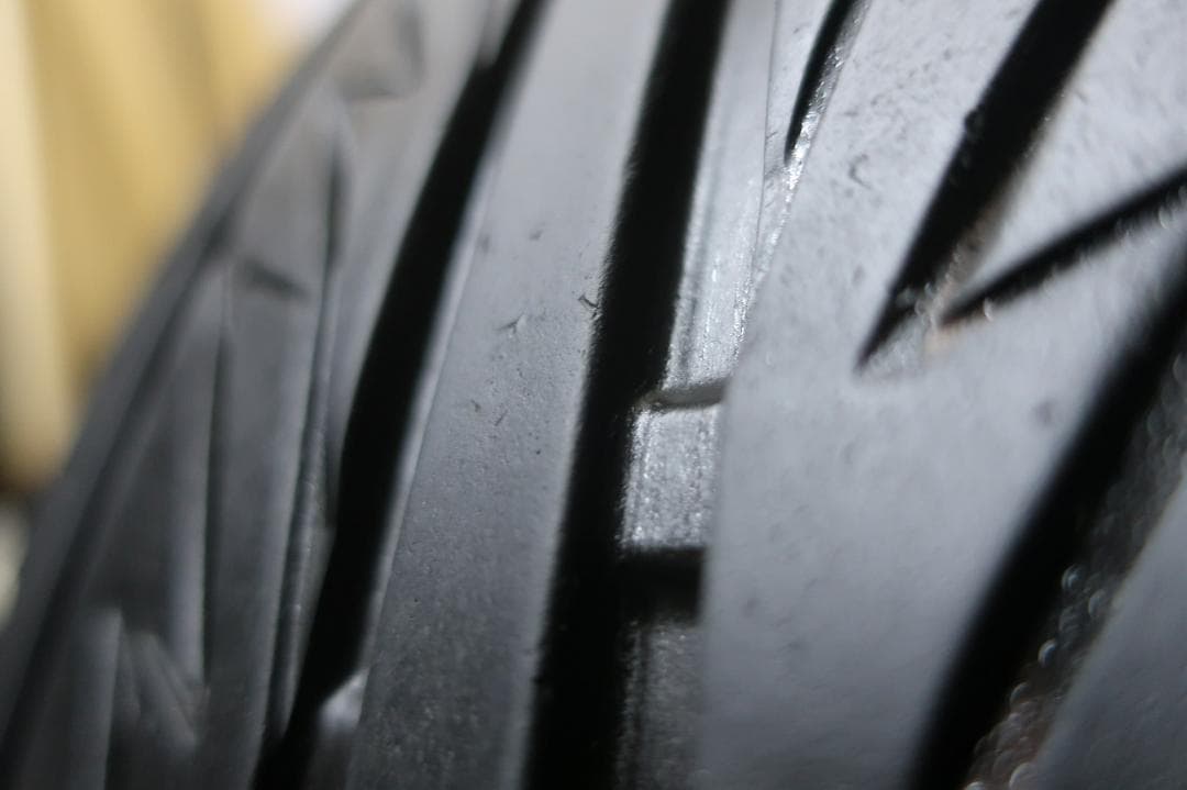 2022年　ブリヂストン　テクノスポーツ　225/45R18　バリ溝80％　2本