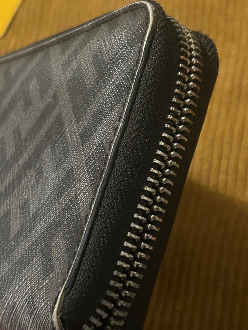 FERDI 幾何学模様 長財布 グレー/黒/黄色