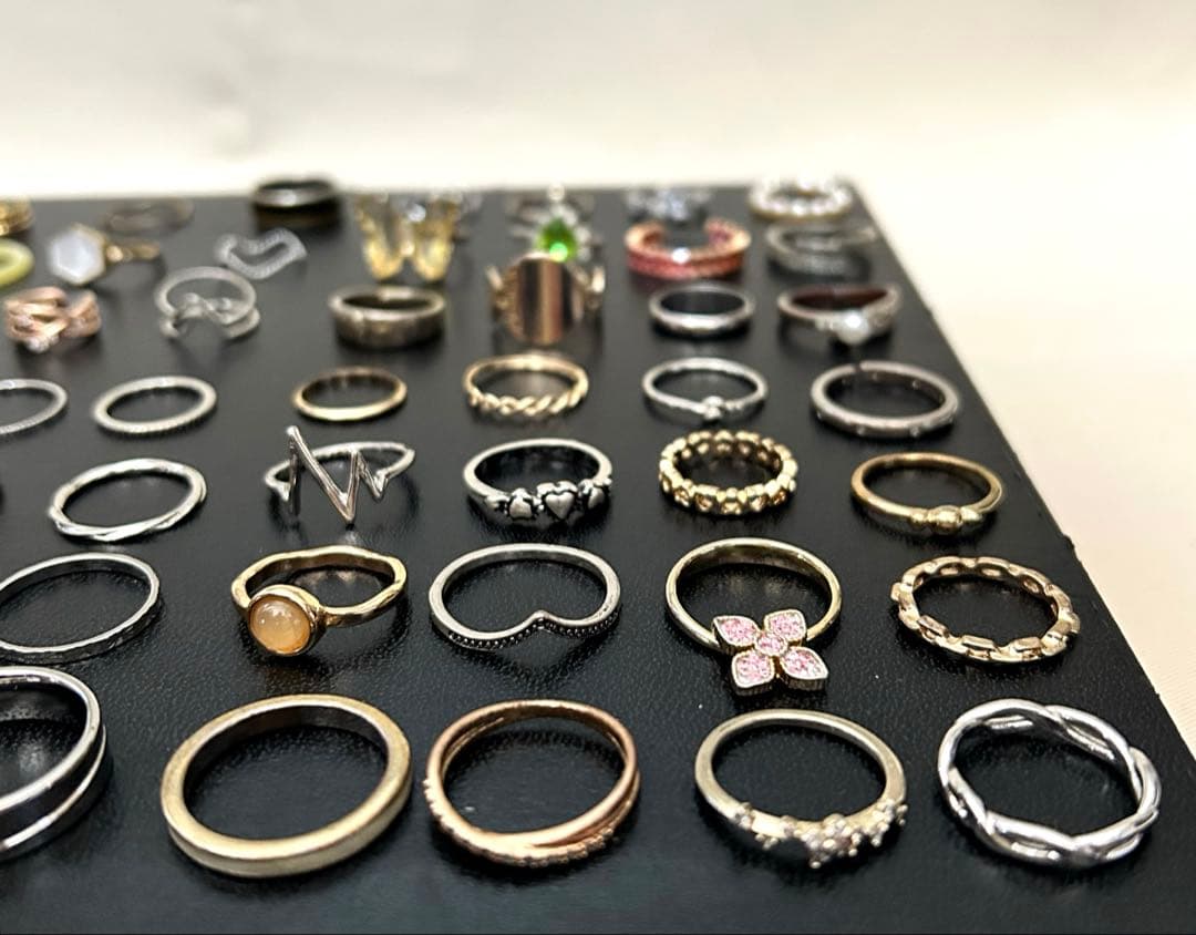 遺品整理品 豪華大量 アクセサリー リング指輪 70点まとめ売り