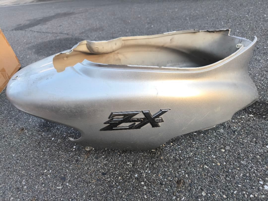 ☆3日限定値下げ☆　ホンダ ライブディオZX(AF35)の純正シルバー外装