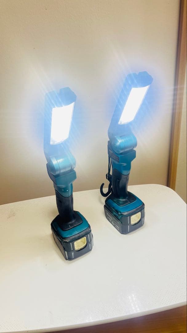 Makita LED ML801ワークライト 2個セットバッテリー無し