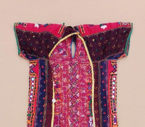 ミラーワーク刺繍の民族衣装