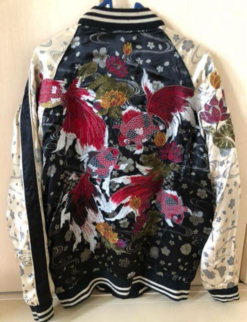 とてもハンサム。希少　リバーシブルスカジャン　金魚　鷲　虎　刺繍