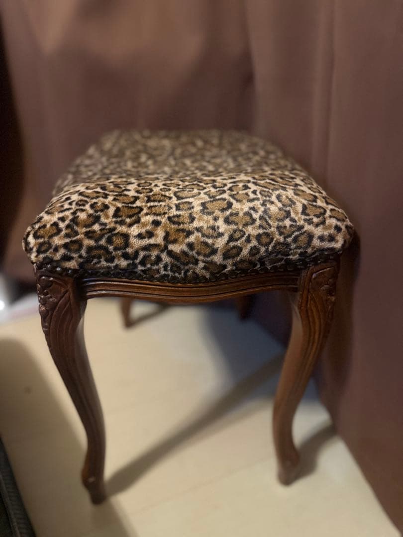 イタリア製猫脚スツール レオパード柄 (茶枠)