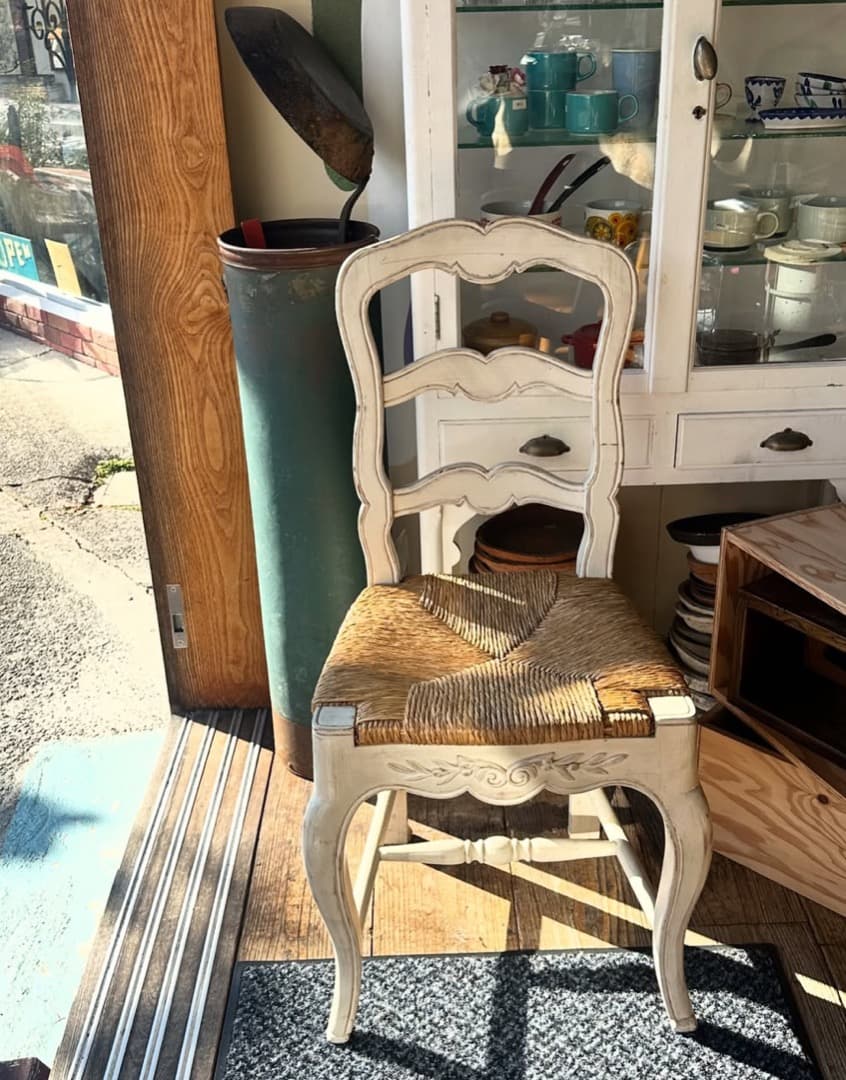 France Country Corner社製 アンティーク調 ダイニングチェア