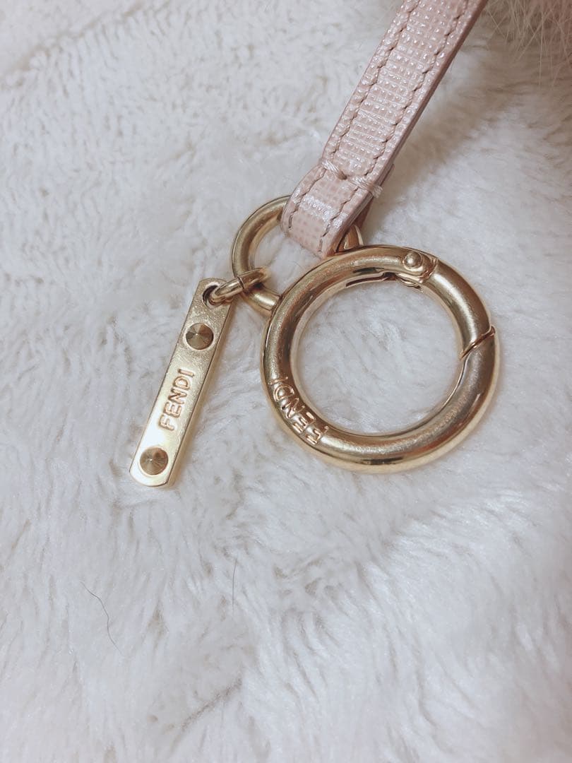 フェンディ FENDI フォックスファー　チャーム　キーホルダー　ふわふわ