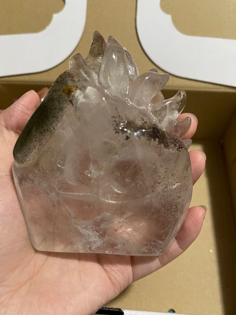 ブラジル産　天然石 トレジャーメノウ瑪瑙と天然石 緑幽霊ファントム水晶手彫り