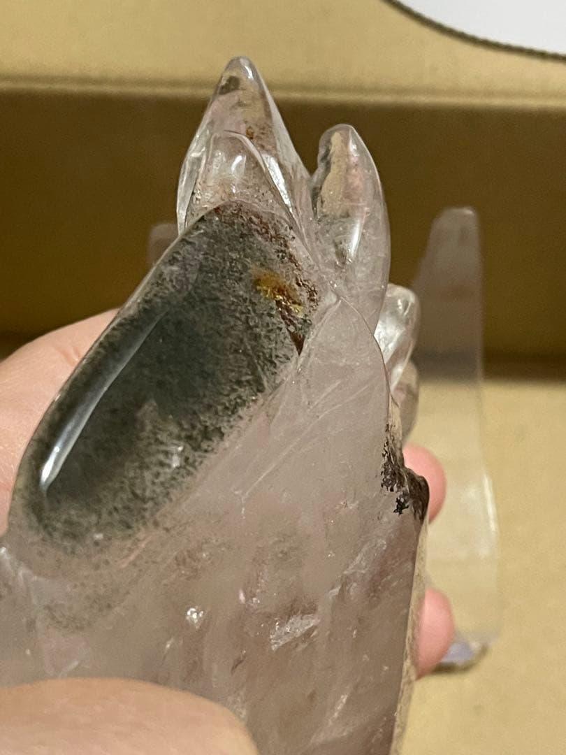 ブラジル産　天然石 トレジャーメノウ瑪瑙と天然石 緑幽霊ファントム水晶手彫り