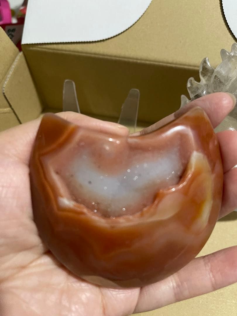 ブラジル産　天然石 トレジャーメノウ瑪瑙と天然石 緑幽霊ファントム水晶手彫り