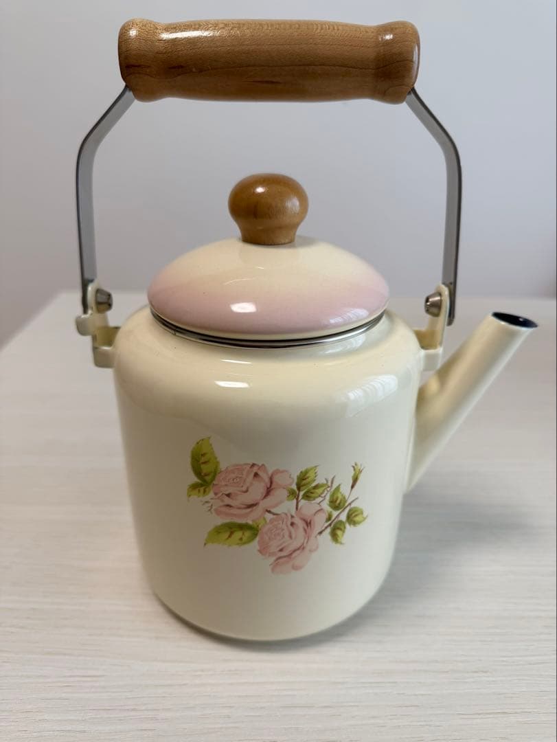 imaneバラの花柄ケトル　クリーム色