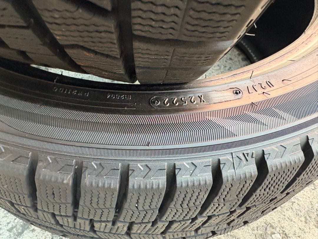 ダンロップ　225/45R18 冬タイヤ2本セットスタッドレス　2022年製造
