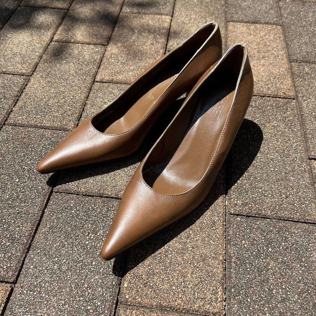 GUCCI ブラウン ポインテッドトゥ ヒール 23.5cm