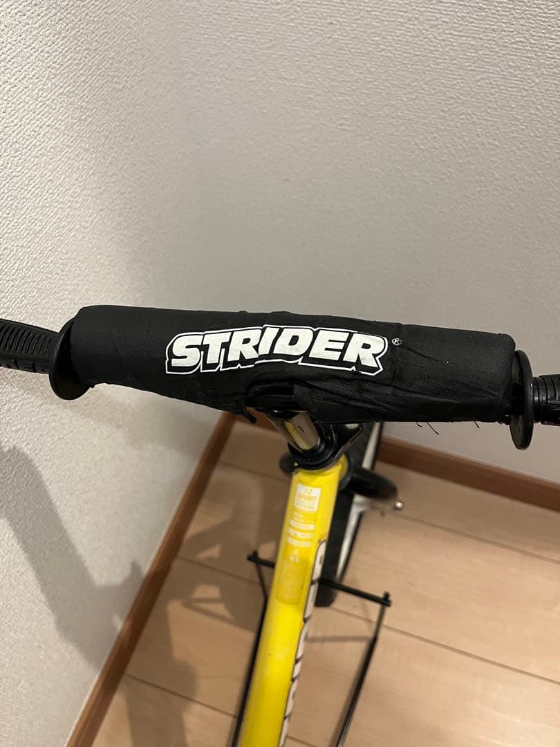 未使用タイヤ付　STRIDER バランスバイク イエロー　12インチ
