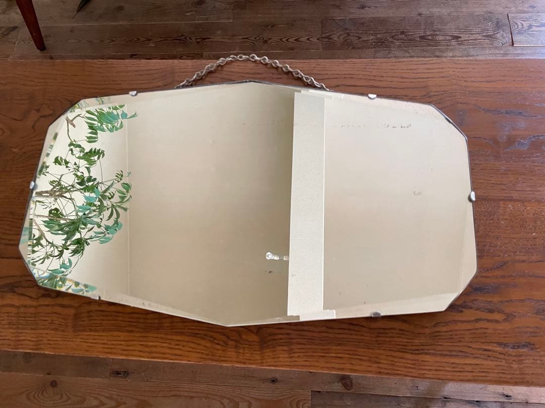 横長のイギリスアンティークミラー（壁掛け鏡）