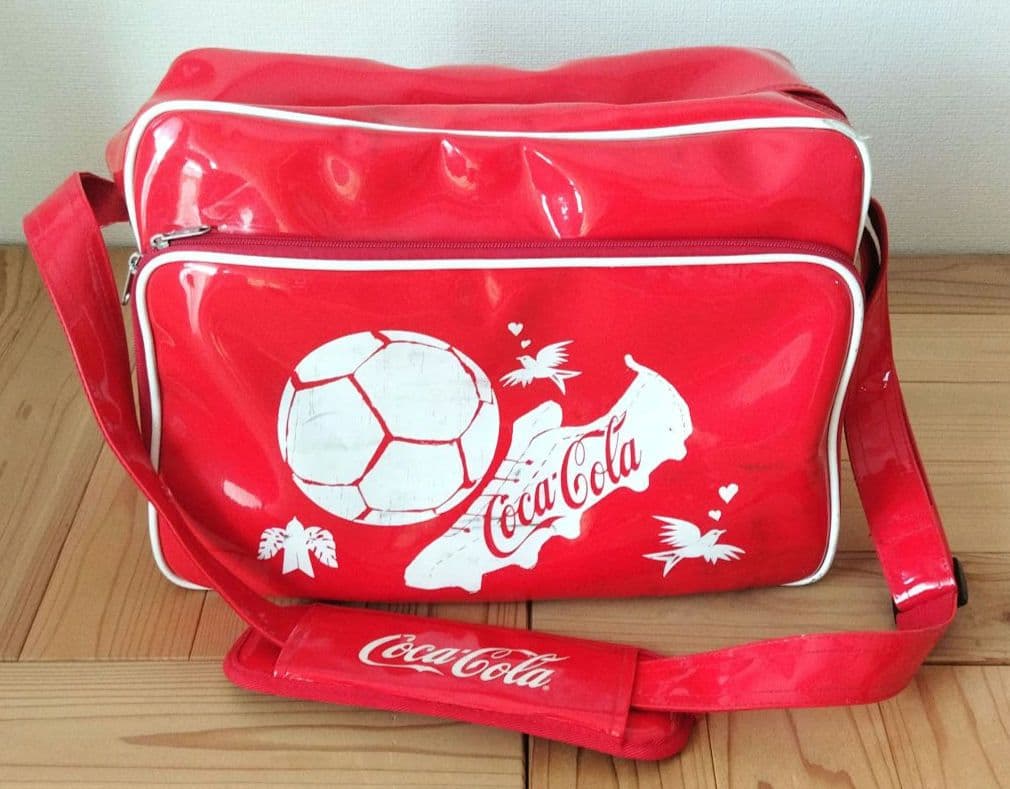 Coca-Cola エナメルバッグ 赤 USED