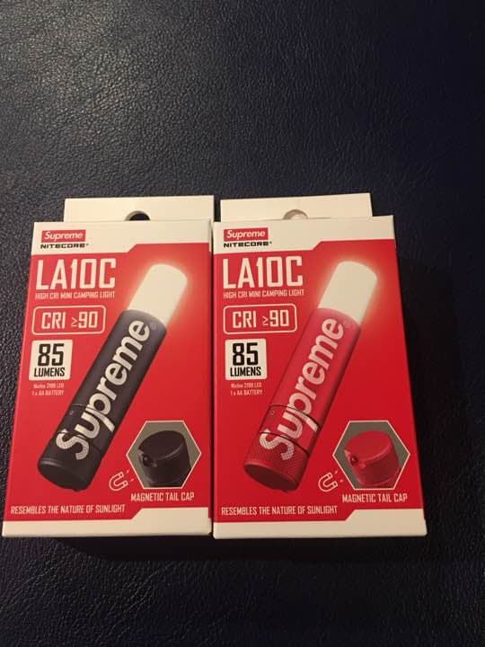 シュプリーム SUPREME ナイトコア 二つ 赤と黒