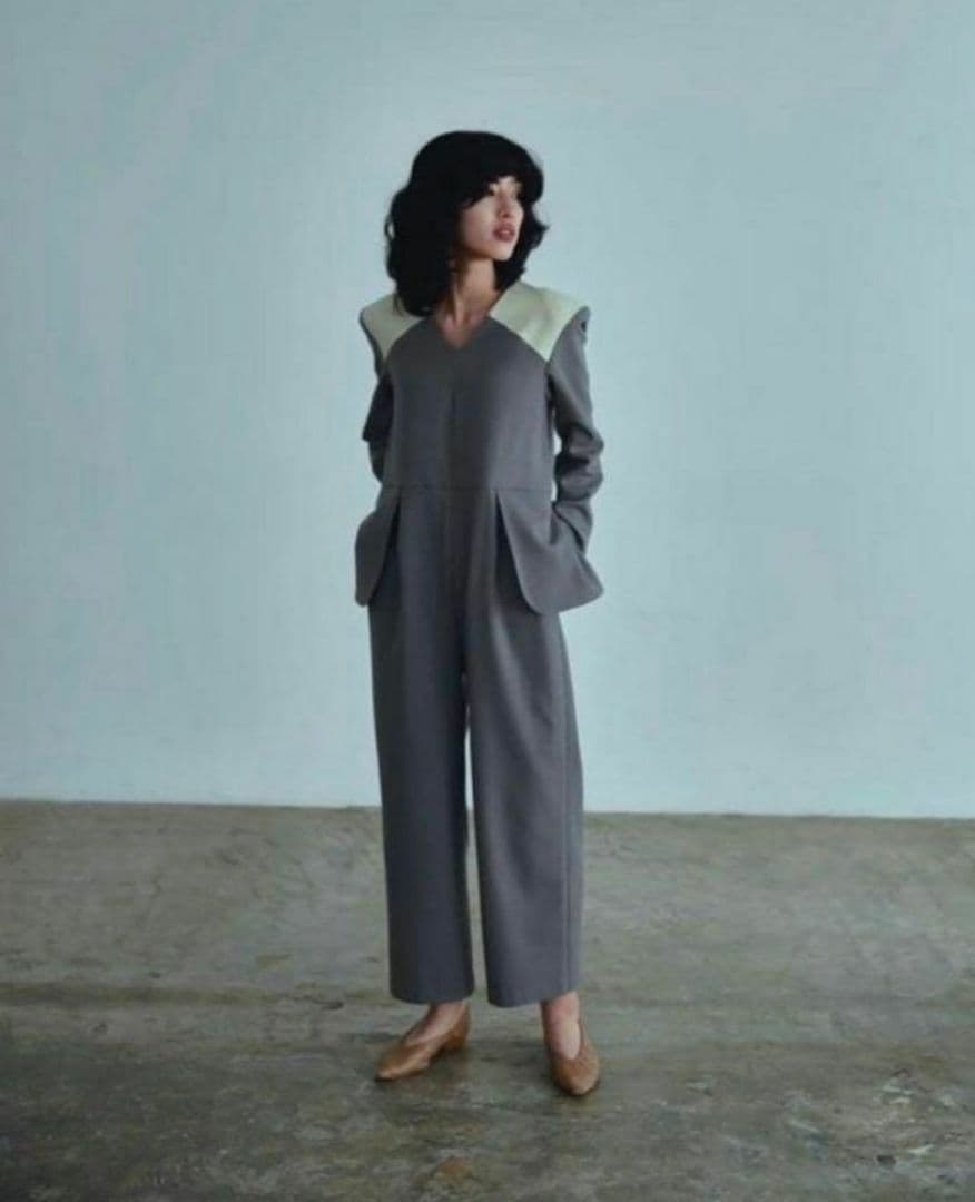 サロペット・オーバーオール・オールインワン MEER. V NECK JUMP SUIT
