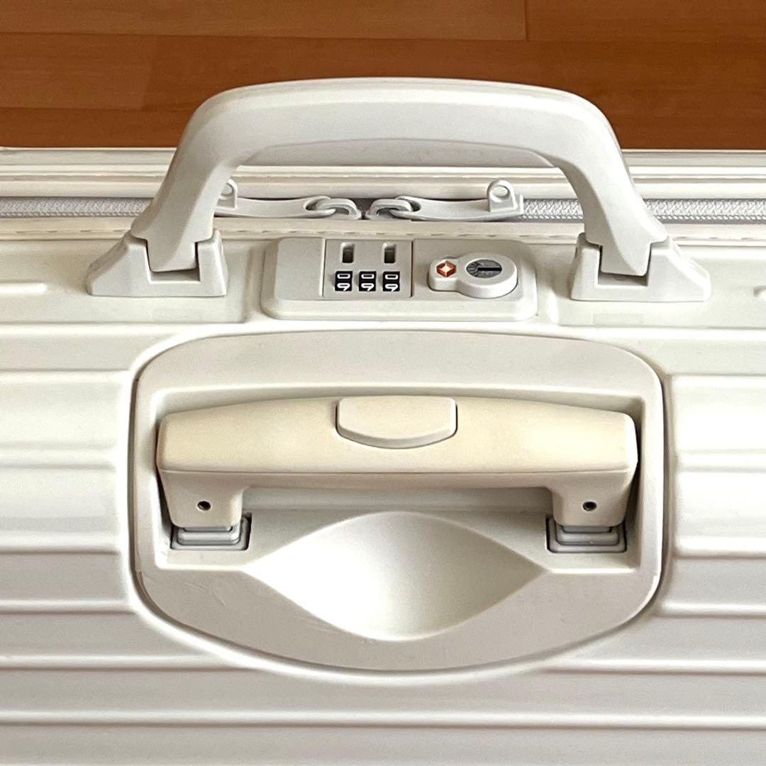 Narumiです！RIMOWA リモワ　アローズ　キャリーケース　23L