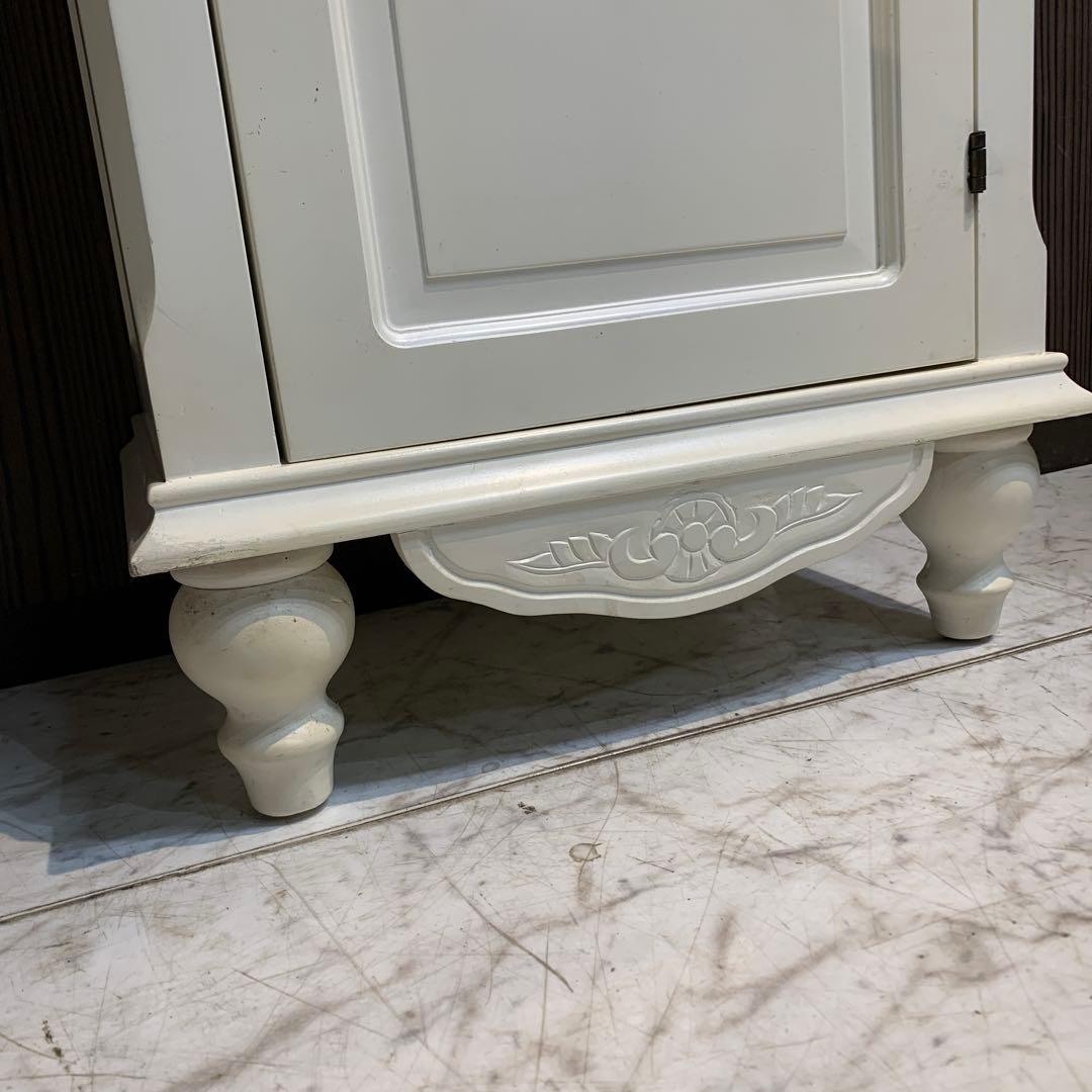 か*ん様 フラワーパターンのガラス扉キャビネット