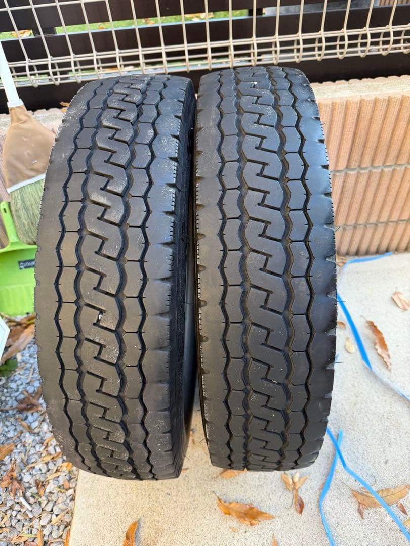 2022年製195/85R16 114/112 M812 2本