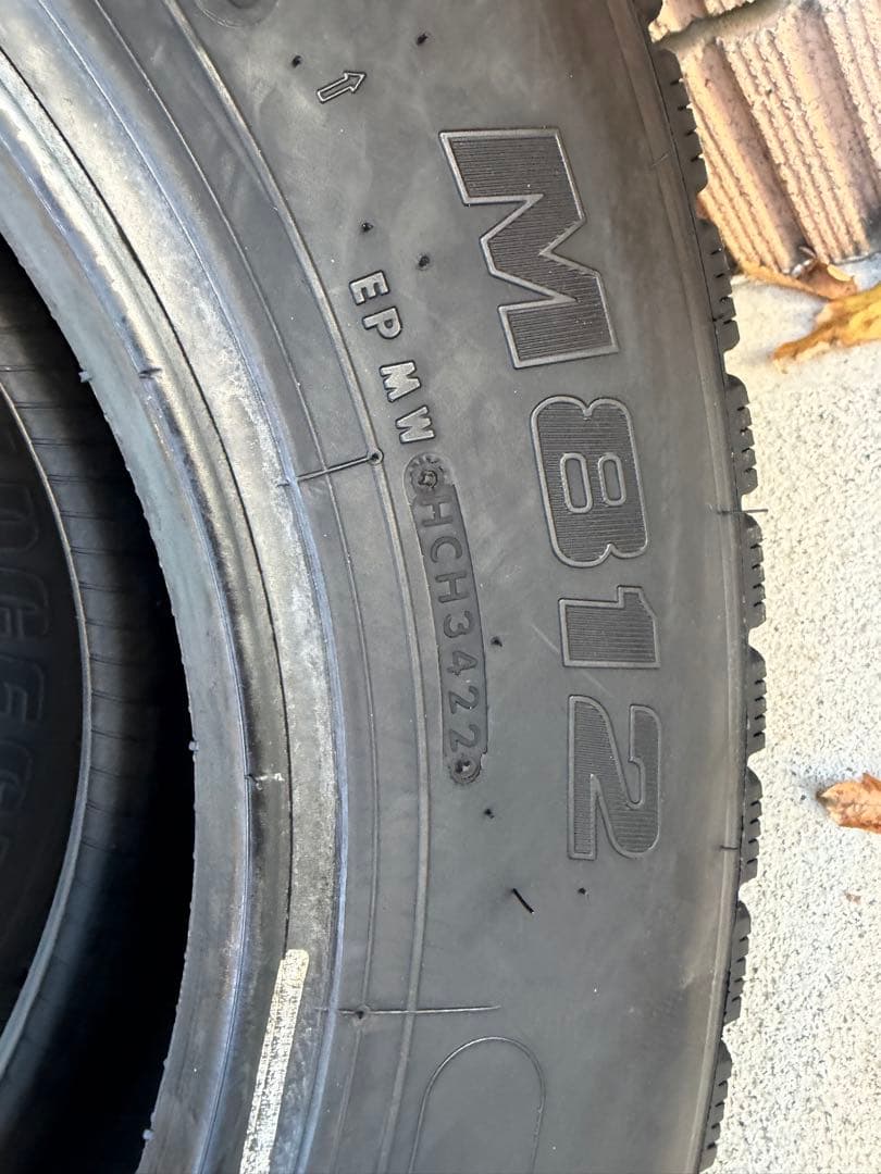 2022年製195/85R16 114/112 M812 2本