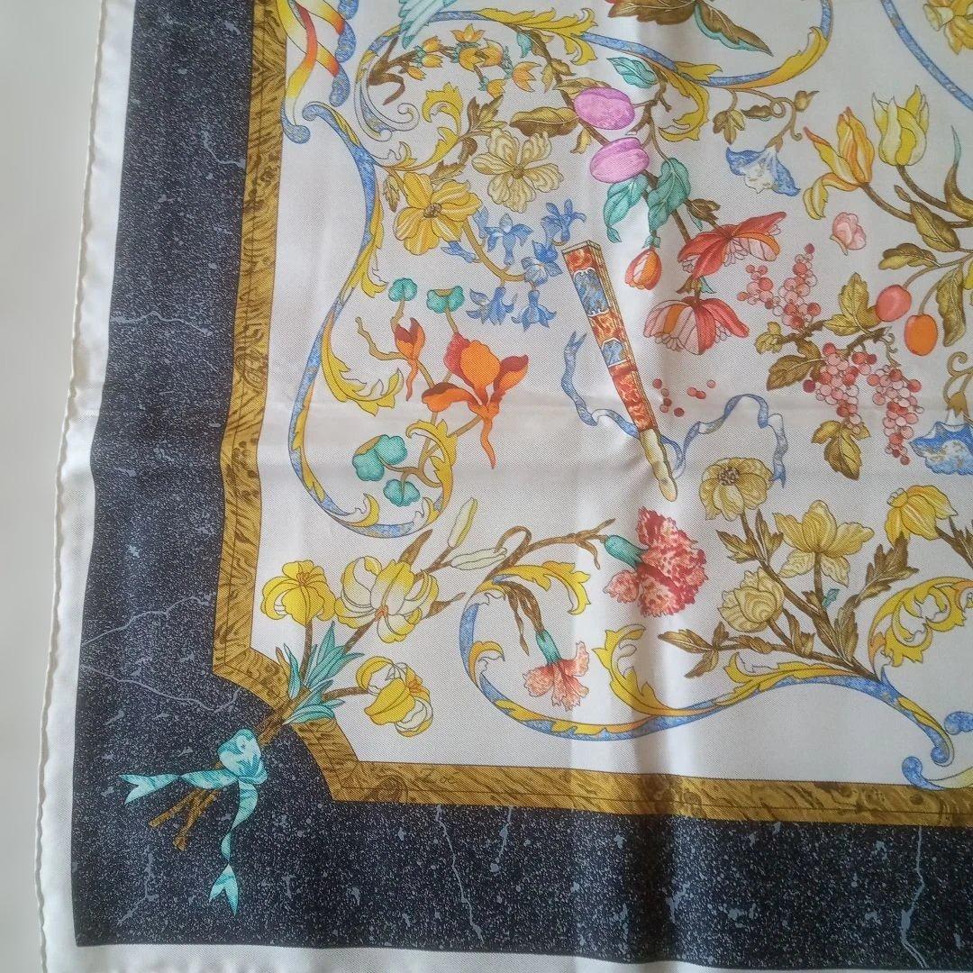 エルメス スカーフ カレ90 東洋の石と西洋の石細工