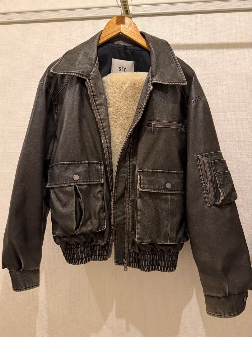 SLY ヴィンテージフェイクレザーショートブルゾン
