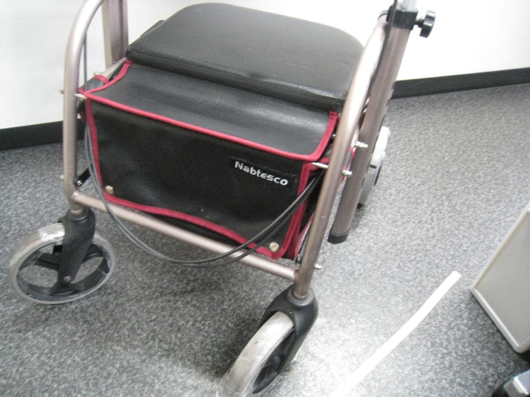 【送料無料】ナブテスコ 前腕支持型歩行車 REHAMO コンパル抑速ブレーキ ③