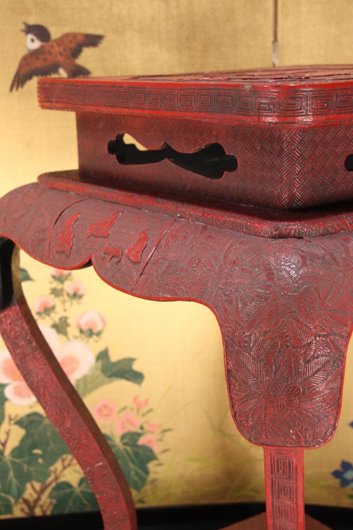 EE020　中国古玩 唐物 花唐草彫文 堆朱 高卓 花台 飾台 香炉台 45cm