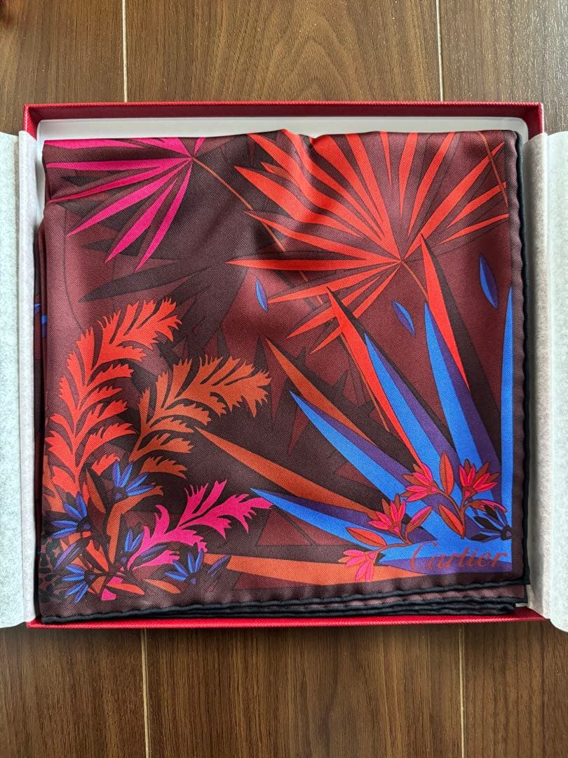 Cartier カルティエ　大判スカーフ