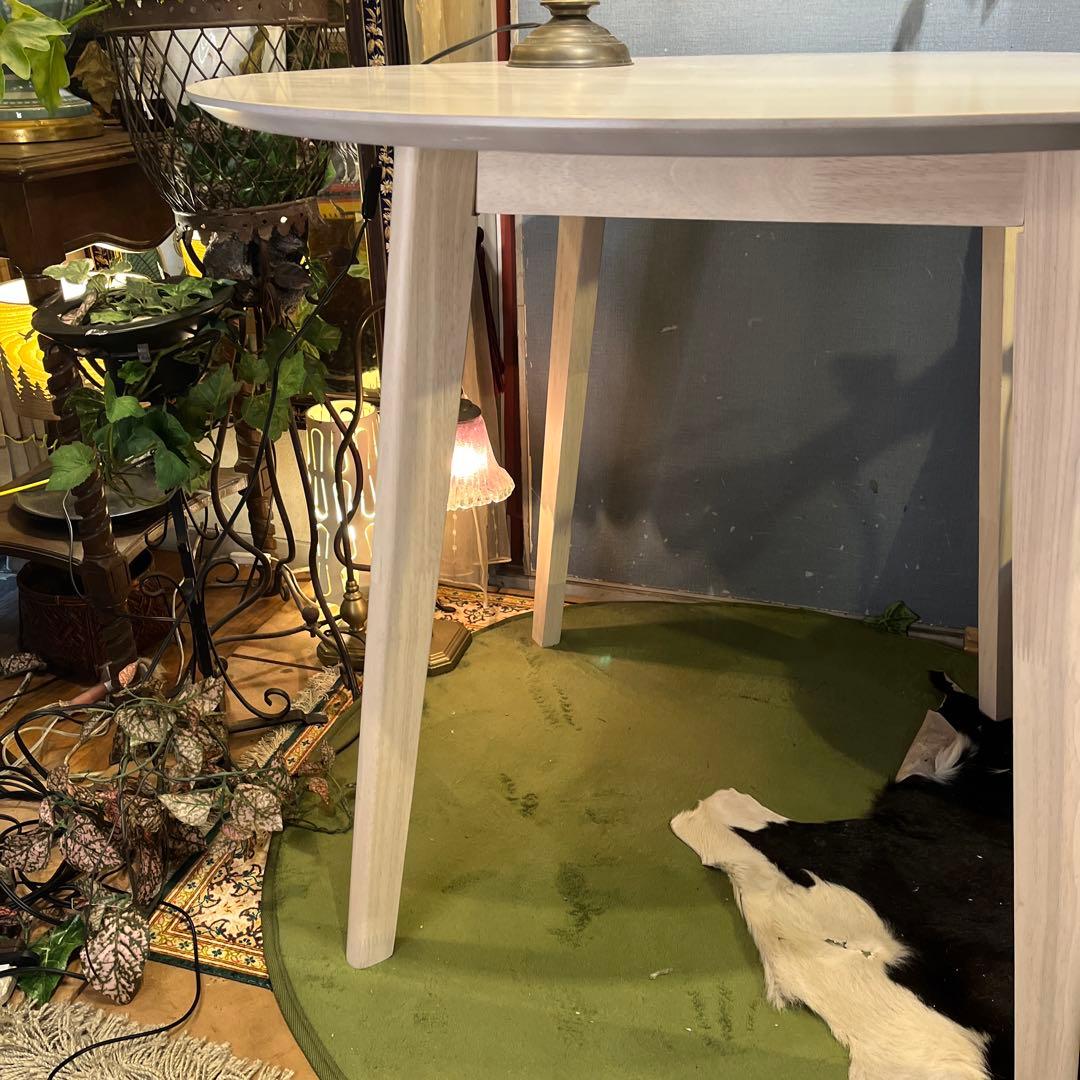 Sale グレイッシュ　ホワイト　ラウンドテーブル