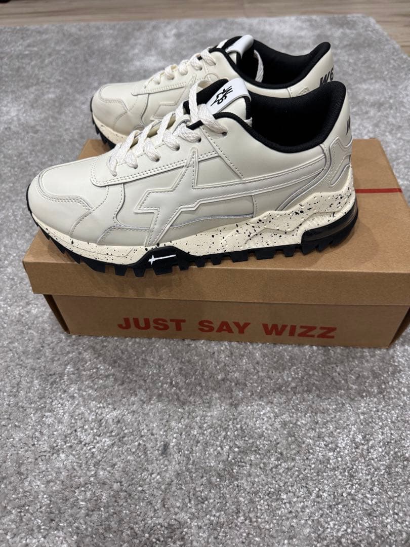 【新品未使用】W6YZ BREEZEスニーカー