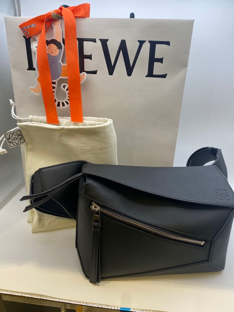 LOEWE パズル バムバック ブラック ボディバッグ