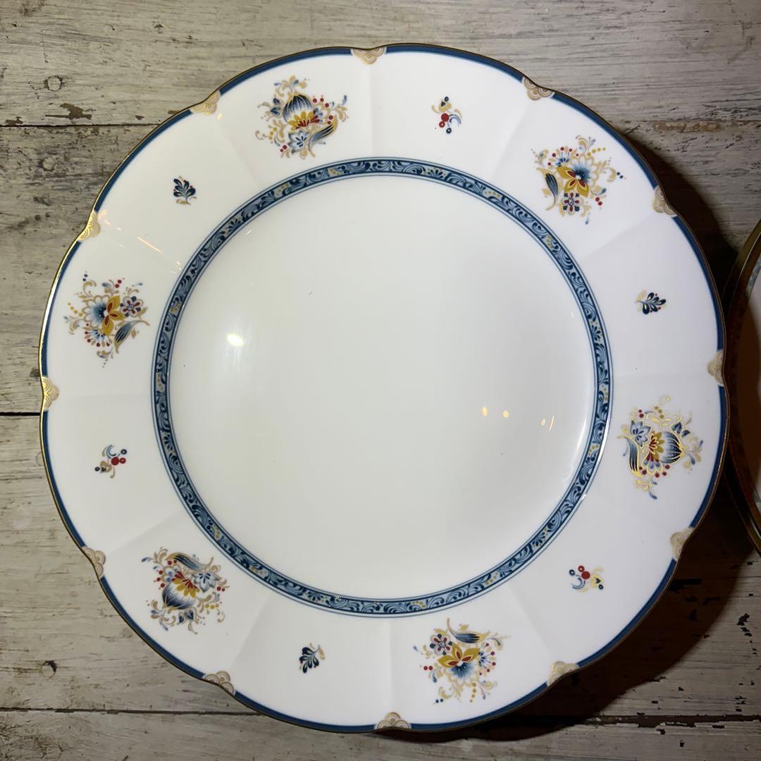 ナルミ　花柄と金縁の皿セット7枚　金彩　ボーンチャイナ　シャリラムーン　カレス