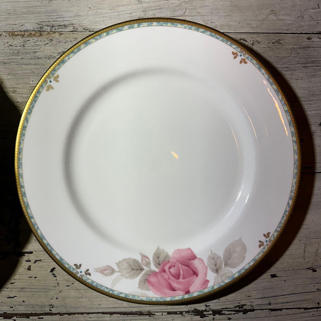 ナルミ　花柄と金縁の皿セット7枚　金彩　ボーンチャイナ　シャリラムーン　カレス